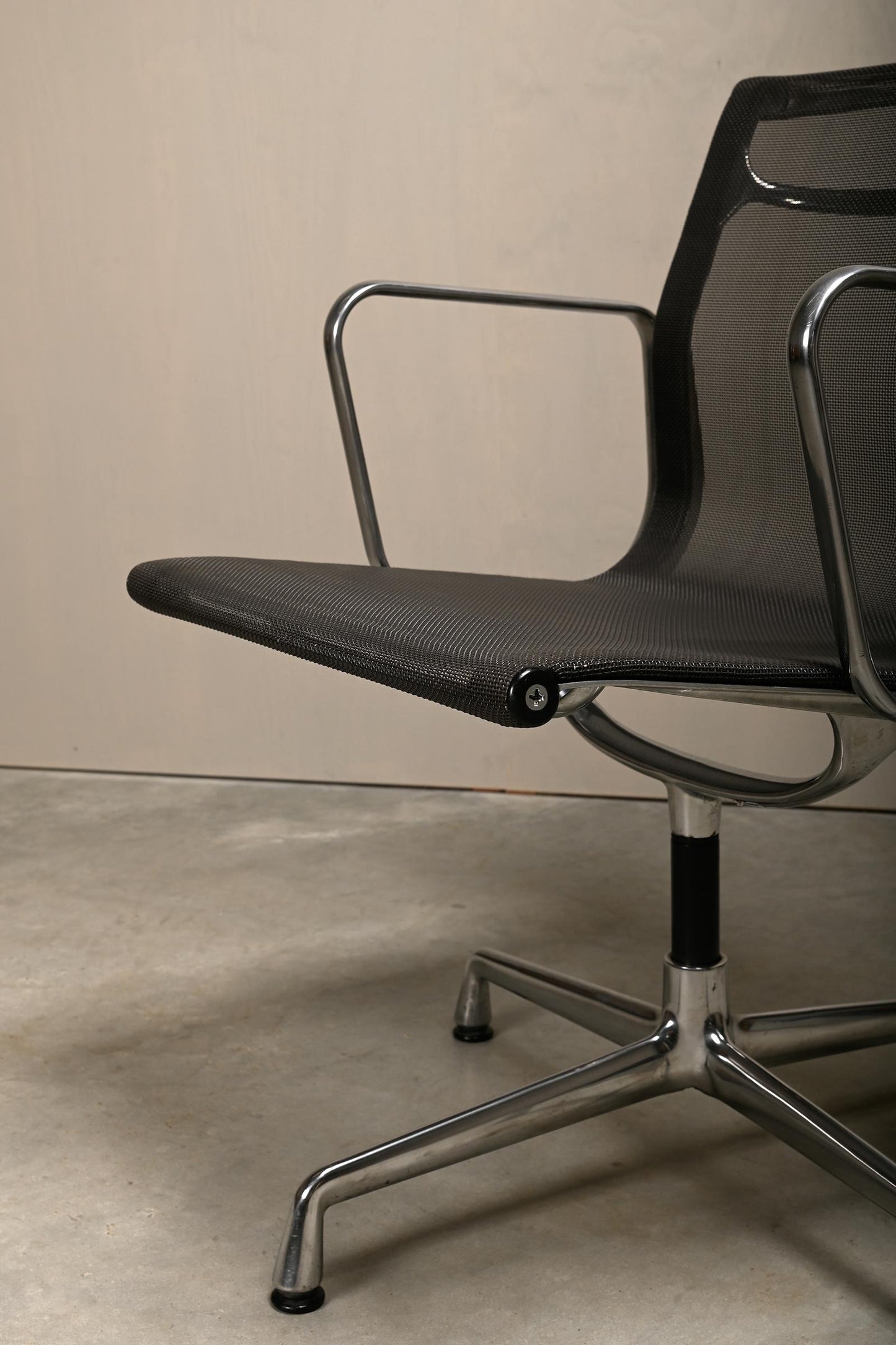 Eames Aluminum EA108 Dining Chairs Charcoal Netweave Mesh