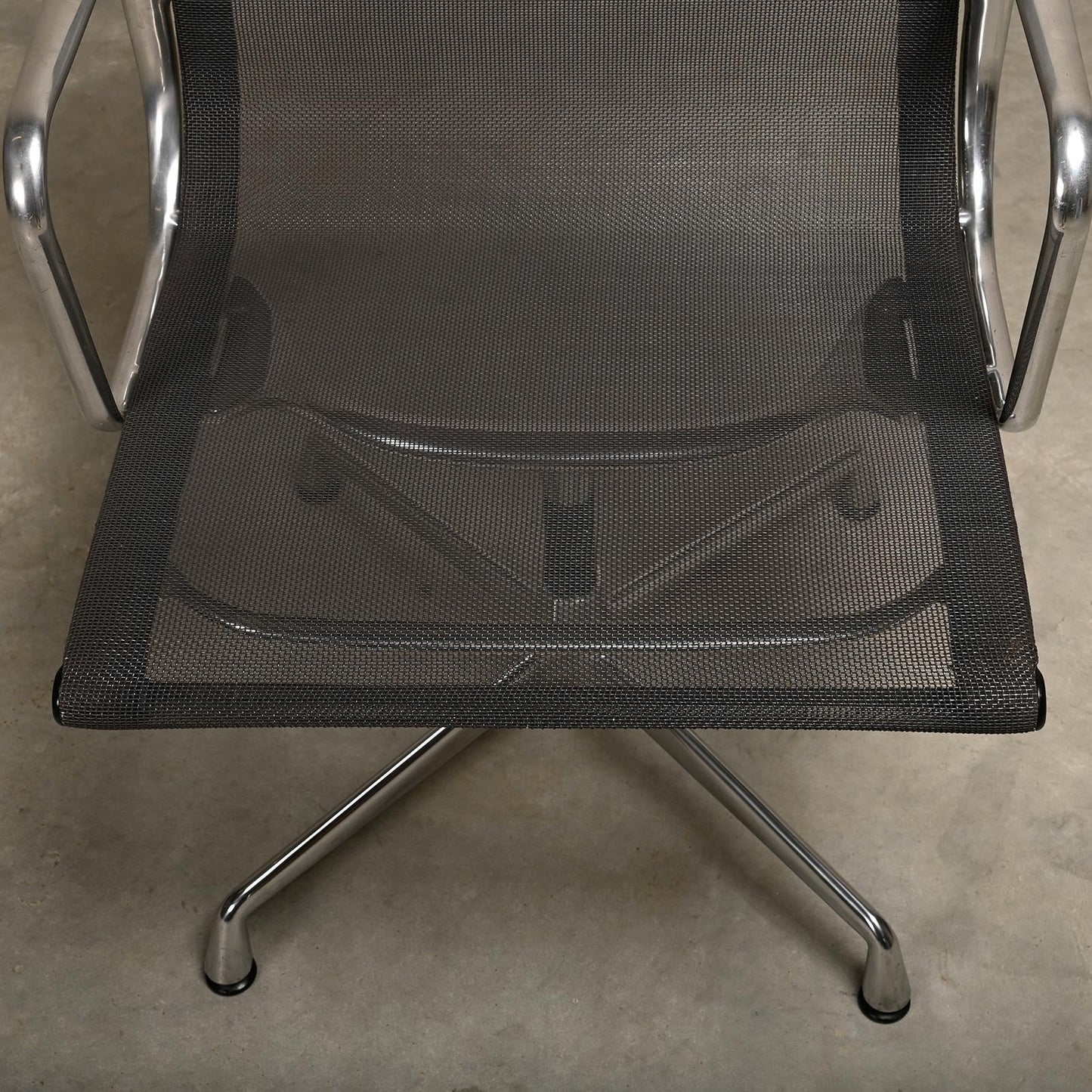 Eames Aluminum EA108 Dining Chairs Charcoal Netweave Mesh